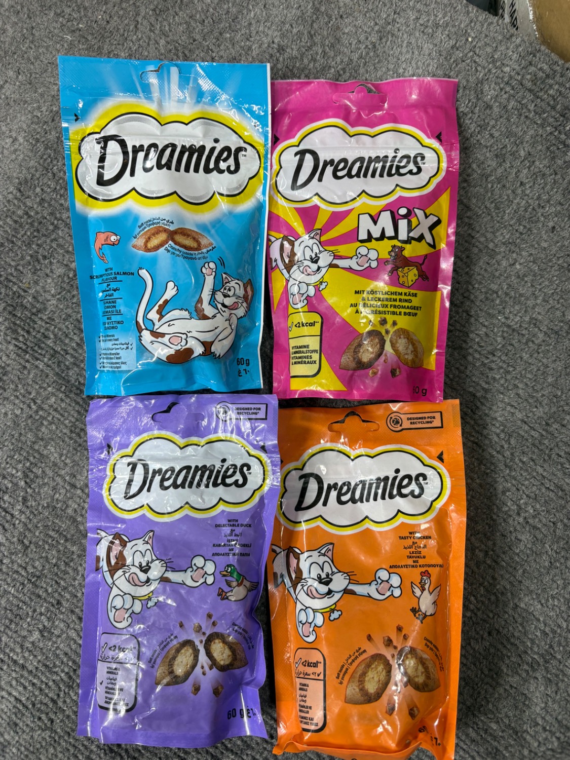 تشویقی مغز دار گربه dreamies